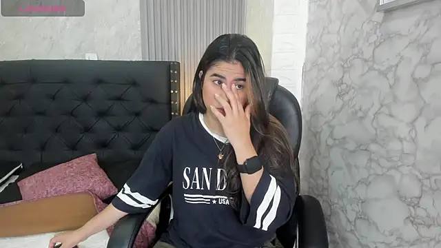 Snapshot of alicy__torres chatting on 12, 5, 2026 alicy torres online show from 12, 5, 2026