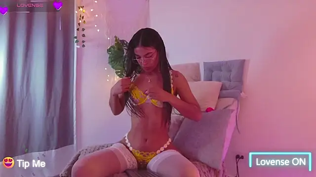 Nicolle swt online show from 5, 2, 2026