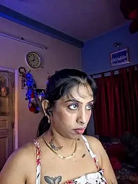 Snapshot of Love_Beauty01 chatting on 12, 5, 2026 Love Beauty01 online show from 12, 5, 2026