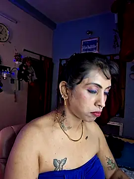 Snapshot of Love_Beauty01 chatting on 5, 5, 2026 Love Beauty01 online show from 5, 5, 2026