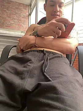 AlphaMasterXxx online show from 4, 6, 2026