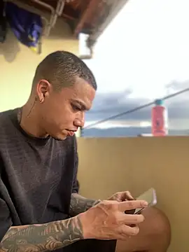 AlphaMasterXxx online show from 16, 10, 2025