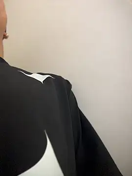 AlphaMasterXxx online show from 31, 10, 2025