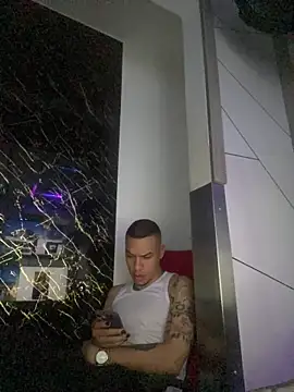 AlphaMasterXxx online show from 13, 11, 2025