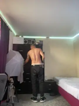 AlphaMasterXxx online show from 22, 10, 2025