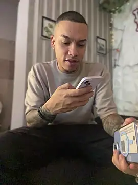 AlphaMasterXxx online show from 11, 10, 2025