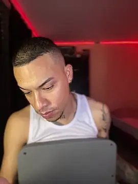 AlphaMasterXxx online show from 14, 10, 2025