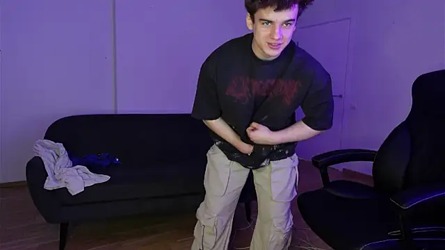 Snapshot of Ricky_Becko chatting on 16, 12, 2025 Ricky Becko online show from 16, 12, 2025