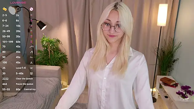 Snapshot of Marry_sharp chatting on 19, 10, 2025 Marry sharp online show from 19, 10, 2025