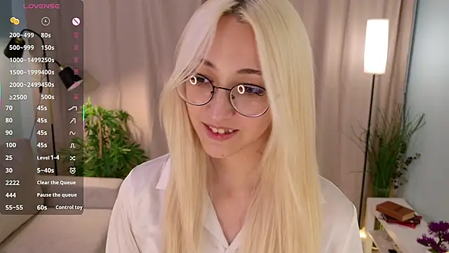 Snapshot of Marry_sharp chatting on 13, 10, 2025 Marry sharp online show from 13, 10, 2025