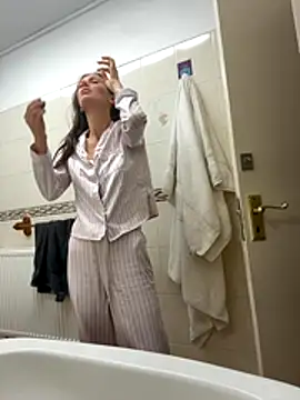 MilaRenee online show from 3, 12, 2025