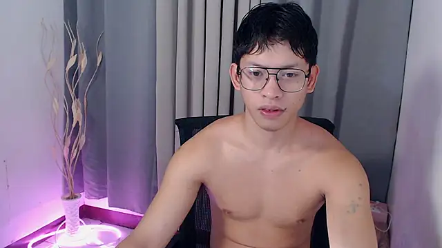 Snapshot of pinkcock_froi2305 chatting on 30, 4, 2026 pinkcock froi2305 online show from 30, 4, 2026