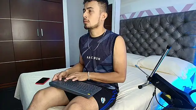 Valentiinoss online show from 18, 3, 2026