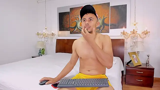 Valentiinoss online show from 19, 12, 2025