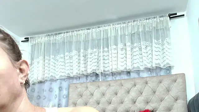 Victoriacoperino online show from 20, 12, 2025