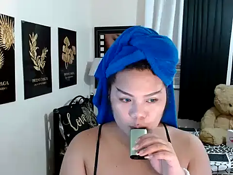 TSbrianaHugeCock online show from 6, 2, 2026