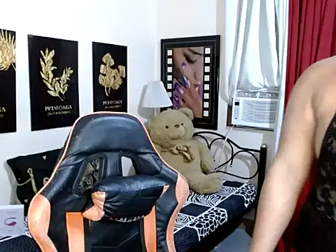 TSbrianaHugeCock online show from 1, 12, 2025