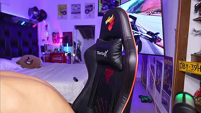 logan hugh8 online show from 12, 3, 2026