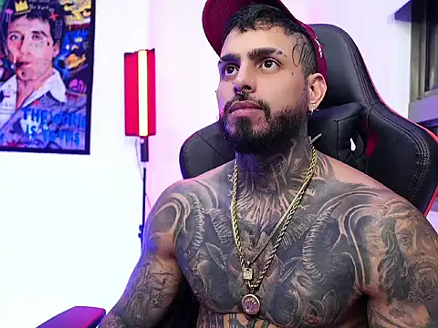 Snapshot of logan_hugh8 chatting on 6, 11, 2025 logan hugh8 online show from 6, 11, 2025