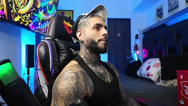 Snapshot of logan_hugh8 chatting on 8, 2, 2026 logan hugh8 online show from 8, 2, 2026