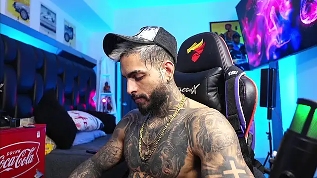 Snapshot of logan_hugh8 chatting on 2, 3, 2026 logan hugh8 online show from 2, 3, 2026