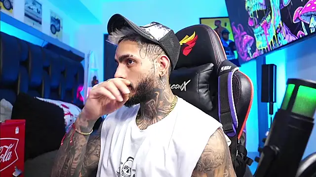 Snapshot of logan_hugh8 chatting on 26, 2, 2026 logan hugh8 online show from 26, 2, 2026