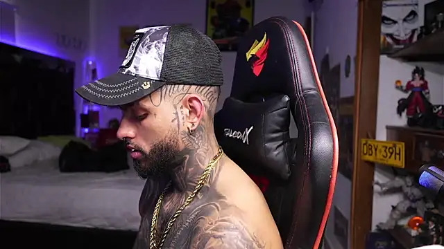 logan hugh8 online show from 17, 4, 2026