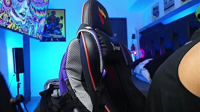 Snapshot of logan_hugh8 chatting on 7, 2, 2026 logan hugh8 online show from 7, 2, 2026