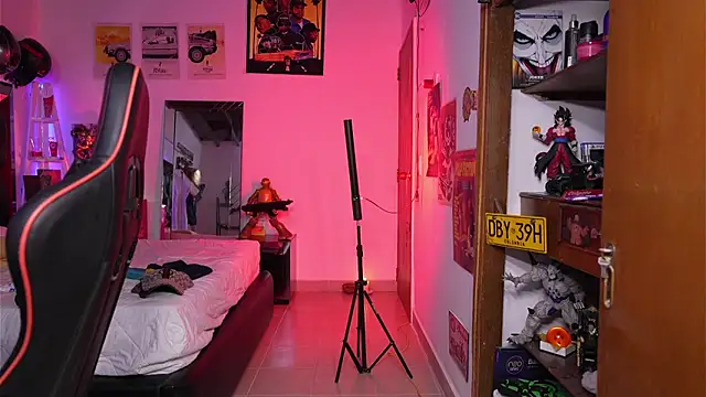 logan hugh8 online show from 3, 4, 2026