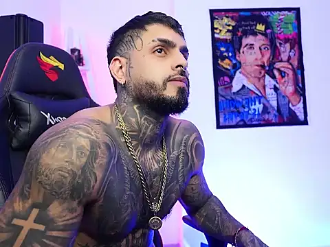 Snapshot of logan_hugh8 chatting on 25, 11, 2025 logan hugh8 online show from 25, 11, 2025