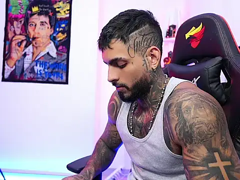 Snapshot of logan_hugh8 chatting on 22, 10, 2025 logan hugh8 online show from 22, 10, 2025