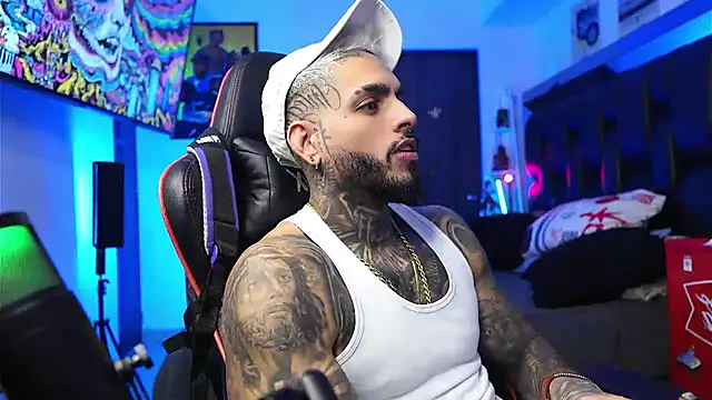 Snapshot of logan_hugh8 chatting on 6, 2, 2026 logan hugh8 online show from 6, 2, 2026