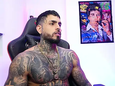 Snapshot of logan_hugh8 chatting on 24, 11, 2025 logan hugh8 online show from 24, 11, 2025