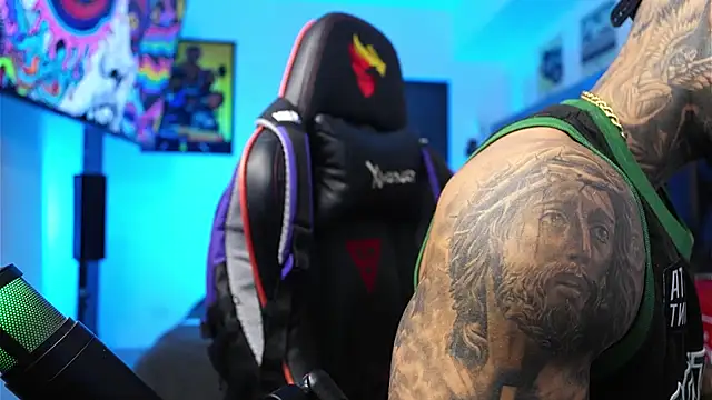 Snapshot of logan_hugh8 chatting on 14, 2, 2026 logan hugh8 online show from 14, 2, 2026