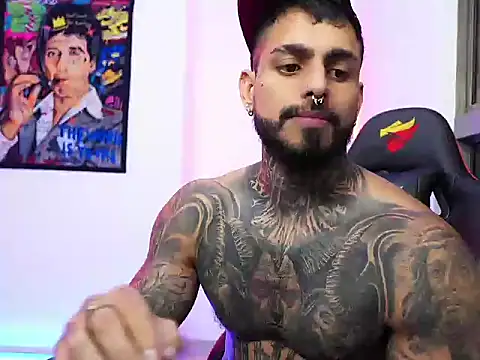 Snapshot of logan_hugh8 chatting on 25, 10, 2025 logan hugh8 online show from 25, 10, 2025