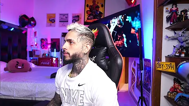 Snapshot of logan_hugh8 chatting on 9, 3, 2026 logan hugh8 online show from 9, 3, 2026