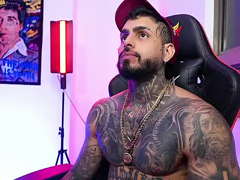 Snapshot of logan_hugh8 chatting on 9, 11, 2025 logan hugh8 online show from 9, 11, 2025