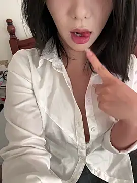 luluya1314 online show from 7, 6, 2026