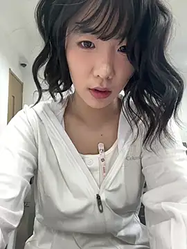 luluya1314 online show from 14, 4, 2026