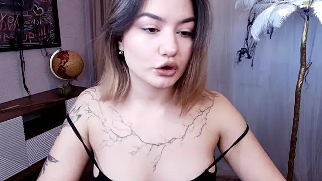 Snapshot of Dark_Moni chatting on 24, 10, 2025 Dark Moni online show from 24, 10, 2025