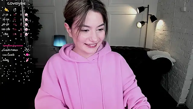 Snapshot of Dark_Moni chatting on 8, 11, 2025 Dark Moni online show from 8, 11, 2025