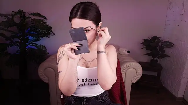 Dark Moni online show from 13, 3, 2026