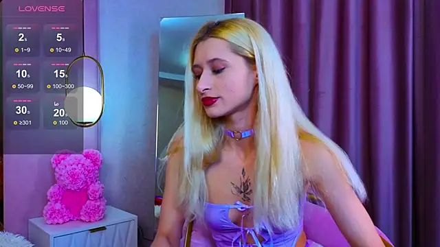 Monica Leen online show from 30, 10, 2025