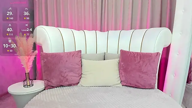 Snapshot of _Sunpuddle chatting on 9, 11, 2025 Sunpuddle online show from 9, 11, 2025