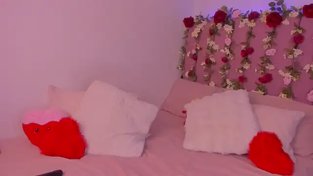 MiaWonderfull online show from 22, 2, 2026