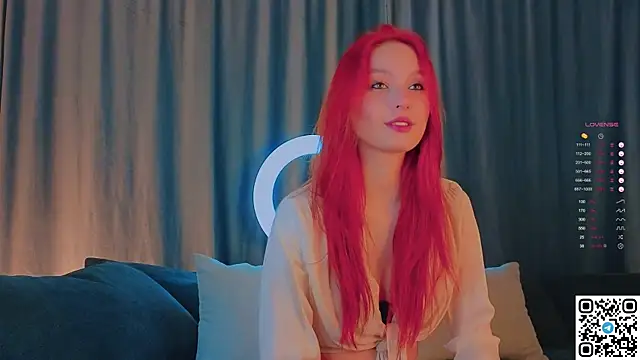 Snapshot of GildedKitten chatting on 13, 10, 2025 GildedKitten online show from 13, 10, 2025