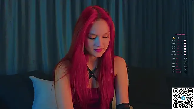 Snapshot of GildedKitten chatting on 8, 10, 2025 GildedKitten online show from 8, 10, 2025