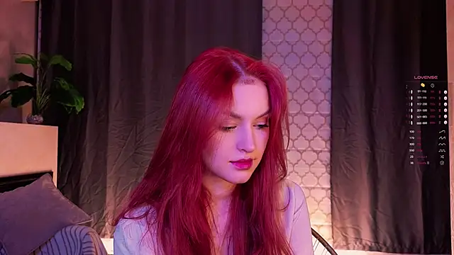 Snapshot of GildedKitten chatting on 6, 11, 2025 GildedKitten online show from 6, 11, 2025