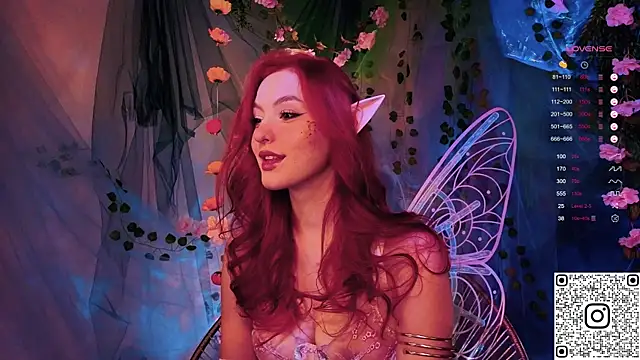 Snapshot of GildedKitten chatting on 30, 11, 2025 GildedKitten online show from 30, 11, 2025