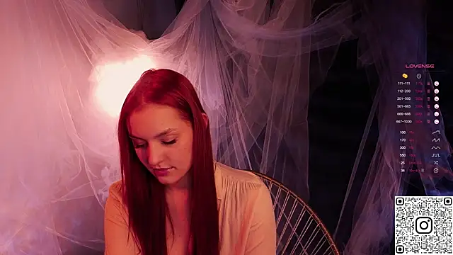 Snapshot of GildedKitten chatting on 18, 11, 2025 GildedKitten online show from 18, 11, 2025